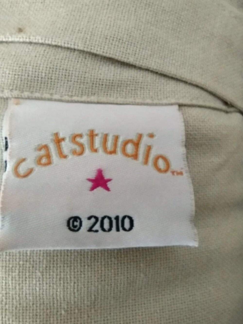 Catstudio New York Pillow Hand Embroidered, Iconic Places - Picture 3 of 16
